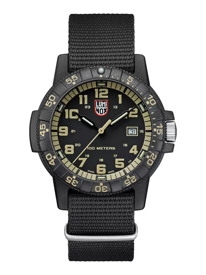 Мужские часы Swiss Leatherback Sea Turtle Giant Dive с черным ремешком NATO, 44 мм Luminox — без цвета