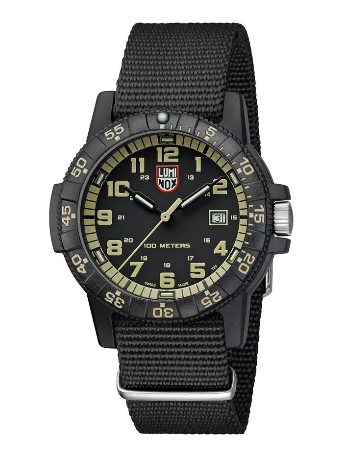 Мужские часы Swiss Leatherback Sea Turtle Giant Dive с черным ремешком NATO, 44 мм Luminox — изображение 2 из 5
