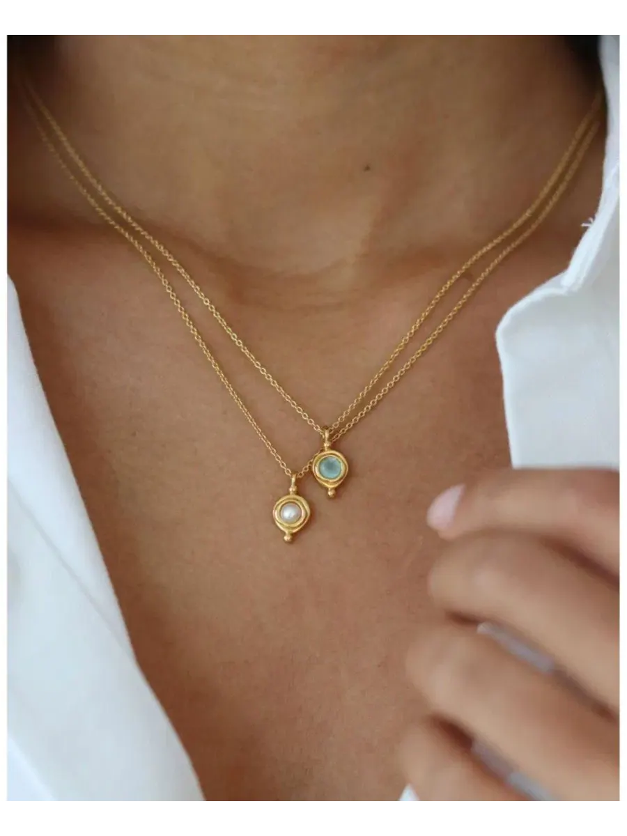Кулон с камнем рождения с гранатом, модель January Birthstone Pendant Ottoman Hands, March — изображение 4 из 5