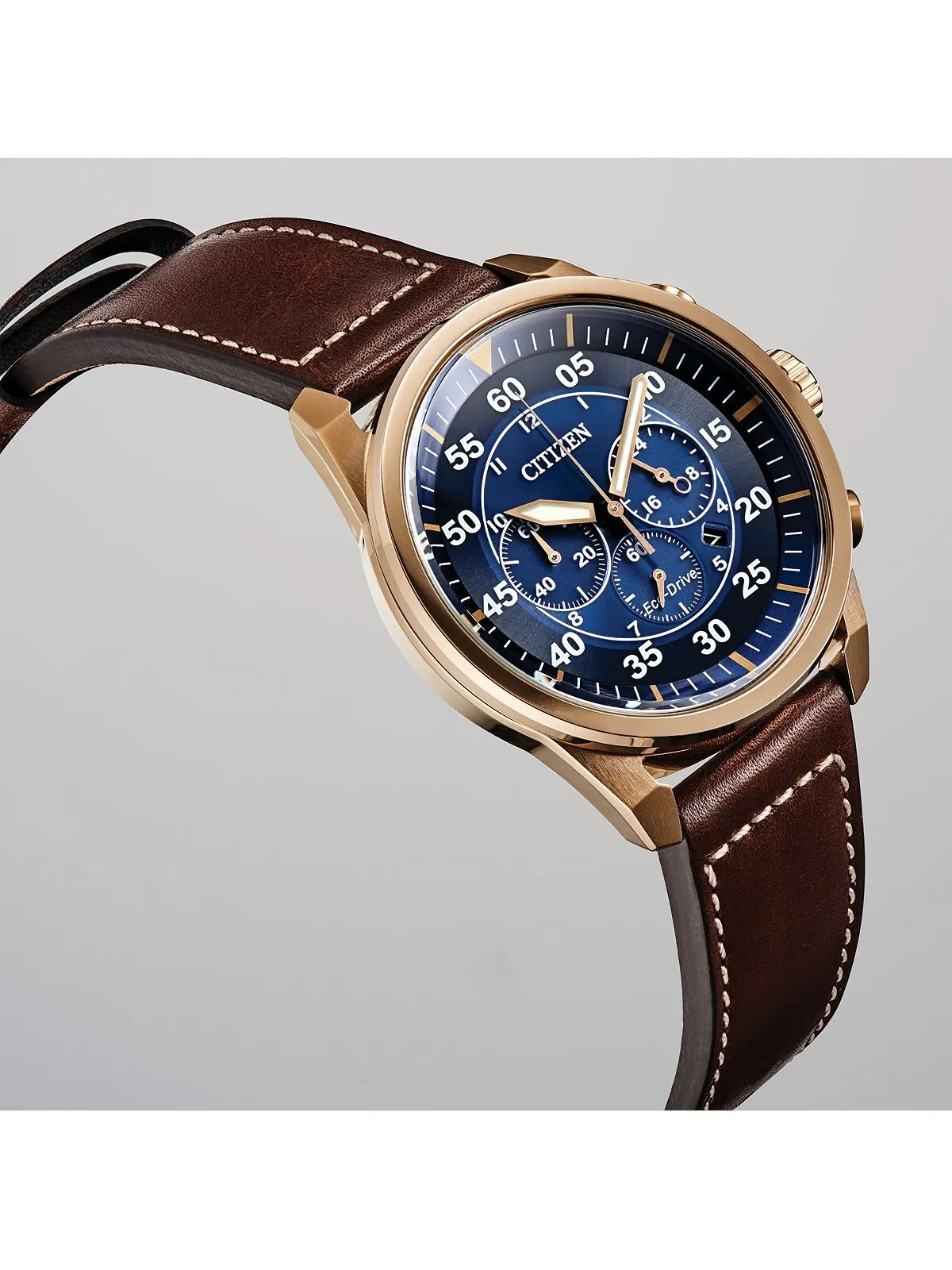 Мужские часы Eco-Drive с хронографом Avion, коричневый кожаный ремешок, 48 мм Citizen — изображение 4 из 5