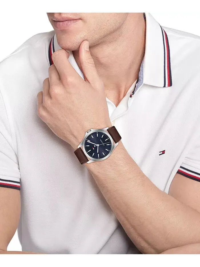 Мужские кварцевые часы с коричневым кожаным ремешком 42 мм Tommy Hilfiger — изображение 4 из 6