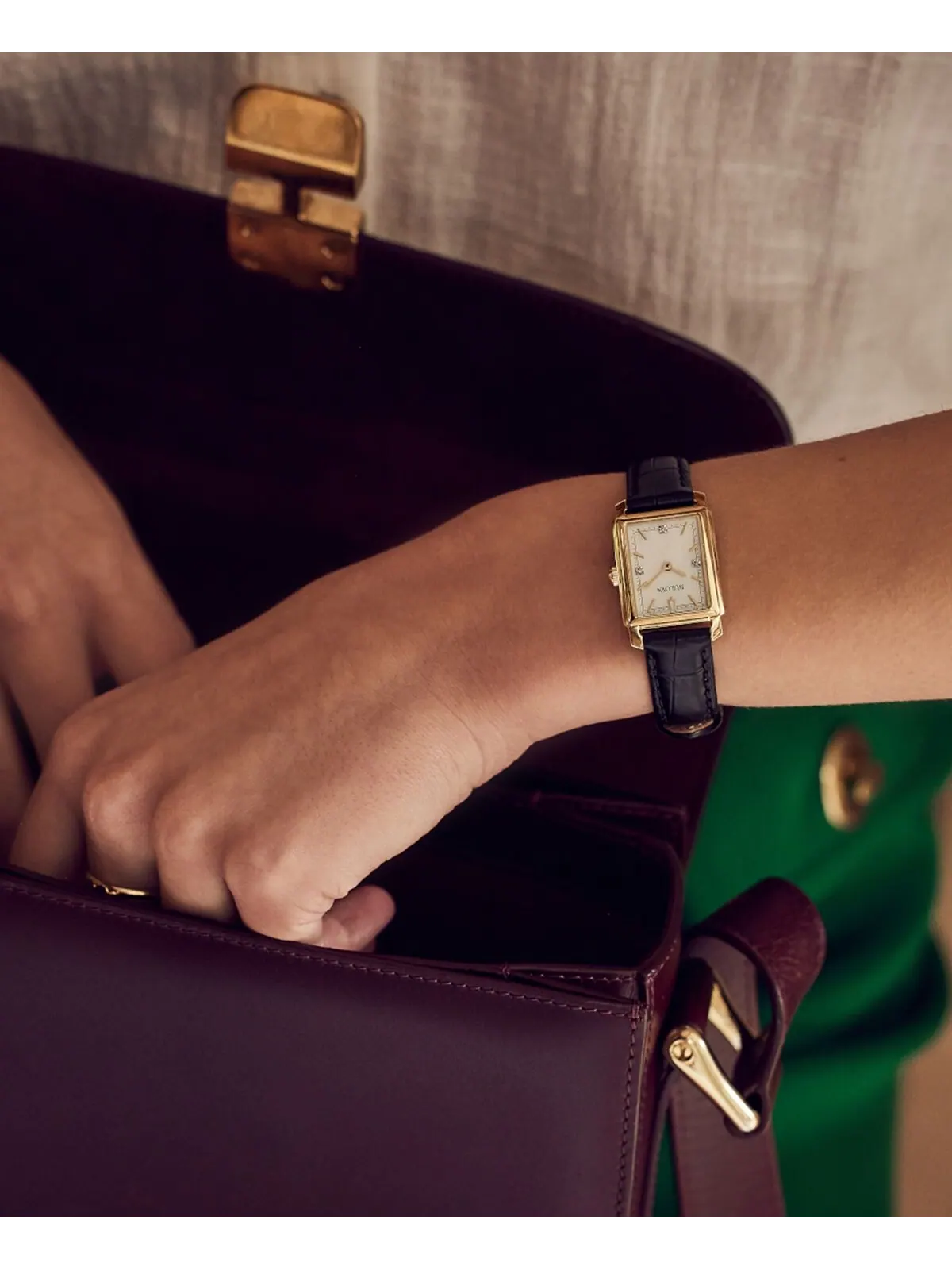 Женские классические часы Sutton Diamond Accent с черным кожаным ремешком, 21 мм Bulova — изображение 4 из 4, оттенок черный