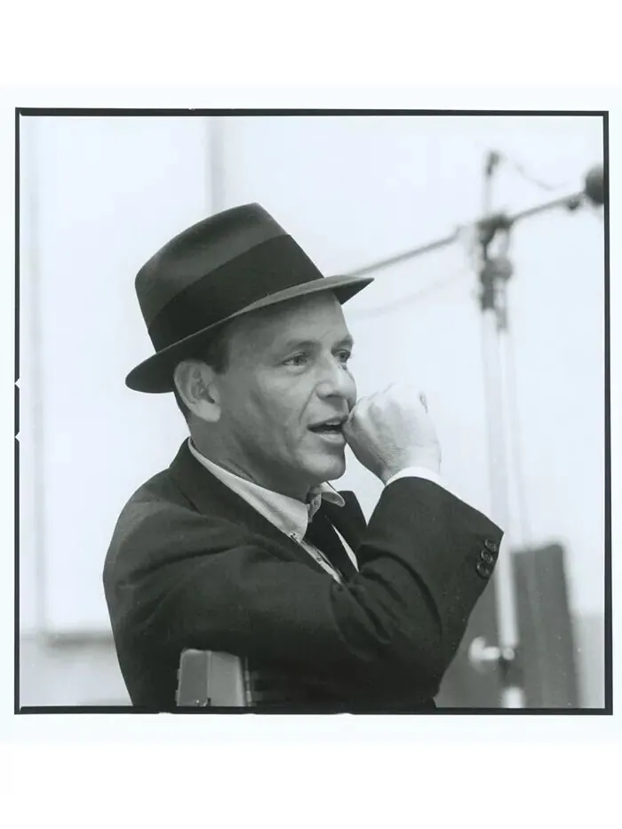 Мужские часы Frank Sinatra My Way с черным кожаным ремешком, 29,5 x 47 мм Bulova — изображение 13 из 15