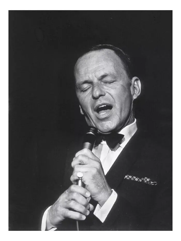Мужские часы Frank Sinatra My Way с черным кожаным ремешком, 29,5 x 47 мм Bulova — изображение 14 из 15