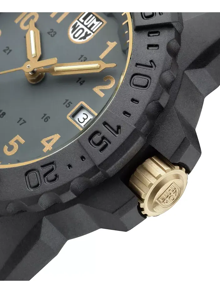 Мужские часы Swiss Navy Seal Military Dive с золотисто-черным резиновым ремешком, 45 мм Luminox — изображение 3 из 8