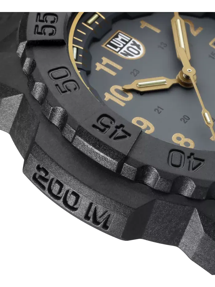 Мужские часы Swiss Navy Seal Military Dive с золотисто-черным резиновым ремешком, 45 мм Luminox — изображение 4 из 8