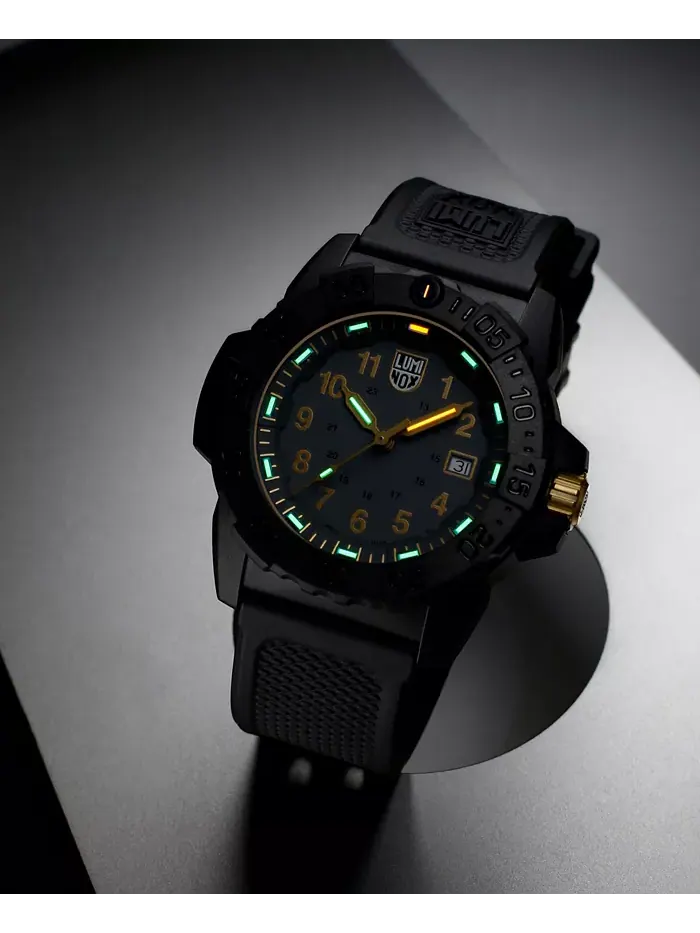 Мужские часы Swiss Navy Seal Military Dive с золотисто-черным резиновым ремешком, 45 мм Luminox — изображение 8 из 8