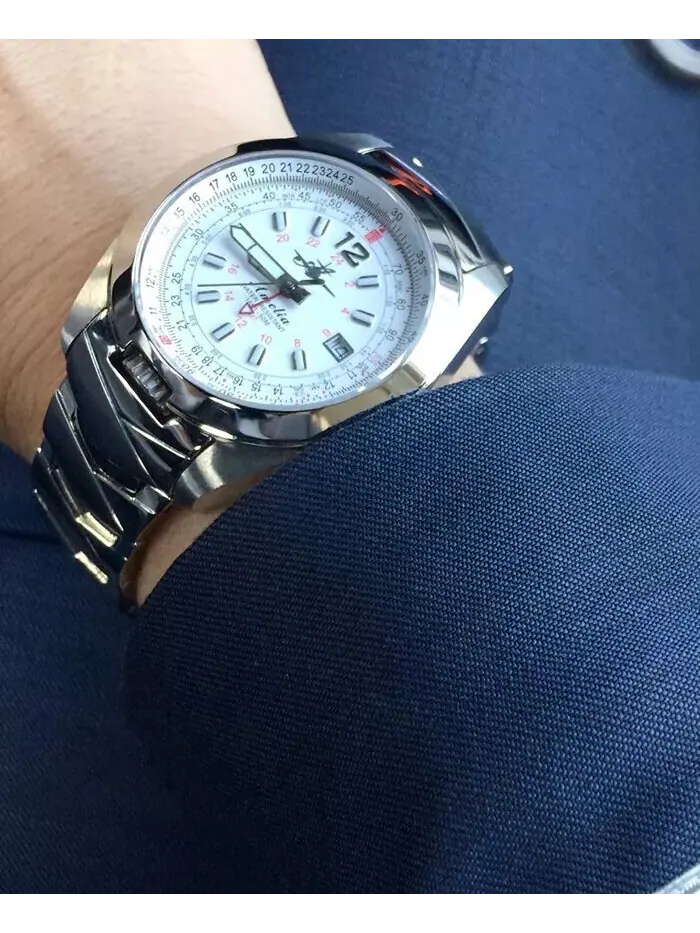 Женские часы Amelia Swiss GMT с браслетом из нержавеющей стали, 40 мм Abingdon Co. — изображение 2 из 2