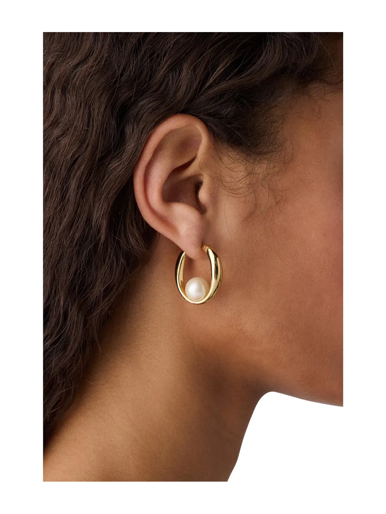 Серьги-кольца Harmony Hoops Kate Spade New York — изображение 3 из 3, оттенок кремовый/золотистый