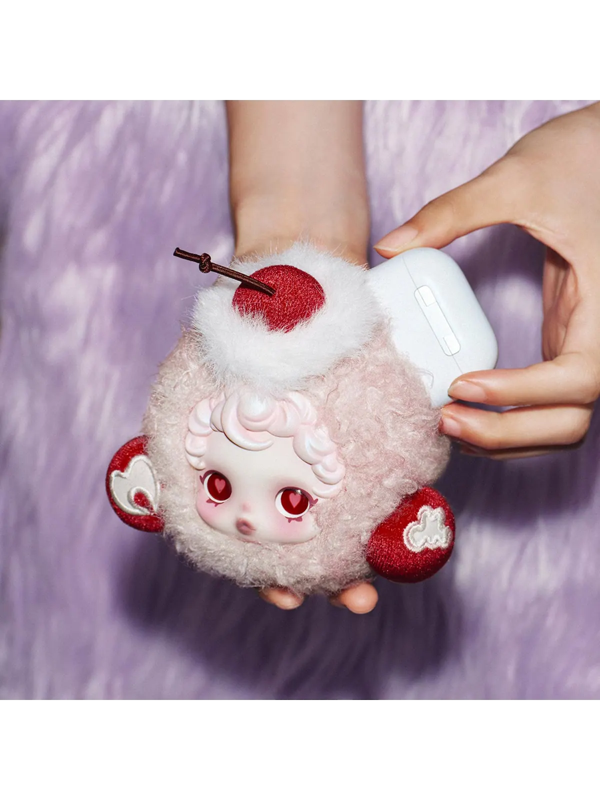 Фигурка Pop Mart Skullpanda You Found Me Earphone Case 'Moldy Little Cake' — изображение 2 из 2, мульти