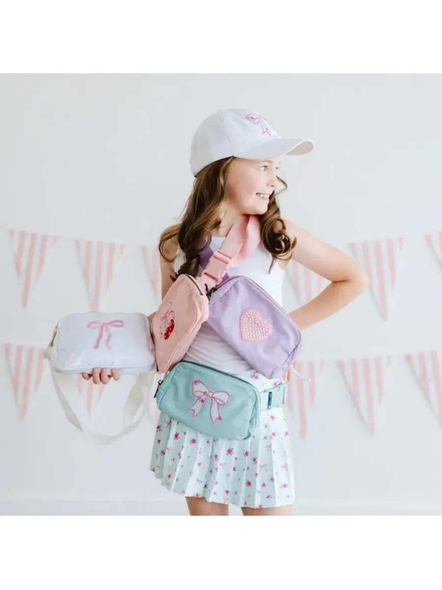 Поясная сумка с вишневым патчем Cherry Coquette Patch Belt Bag Sweet Wink — изображение 7 из 8, розовый