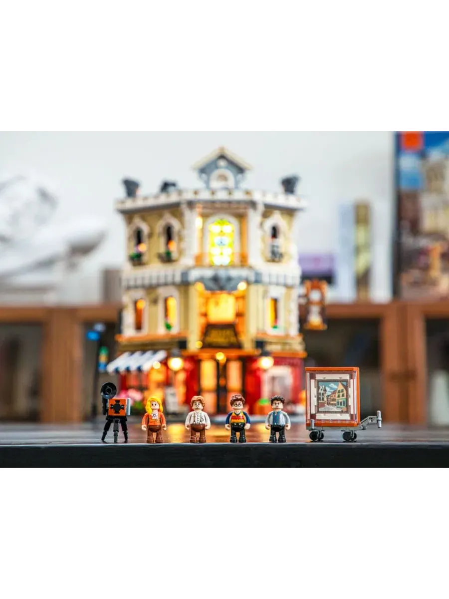 Конструктор модульный с подсветкой Antique-Store Lighting Retro Shop 2847 деталей Lumibricks — изображение 3 из 10