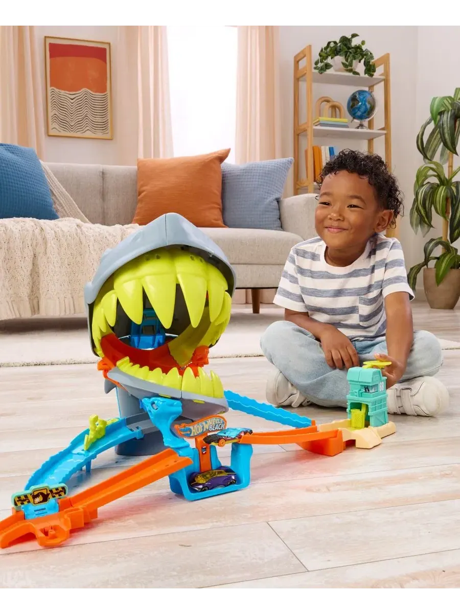 Игровой набор «Пляж с городской акулой и куском» Hot Wheels — изображение 2 из 6, нет цвета