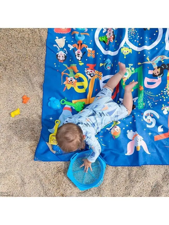 Легкое одеяло Roll and Go в честь 100-летия Baby Disney Bumkins — изображение 3 из 9