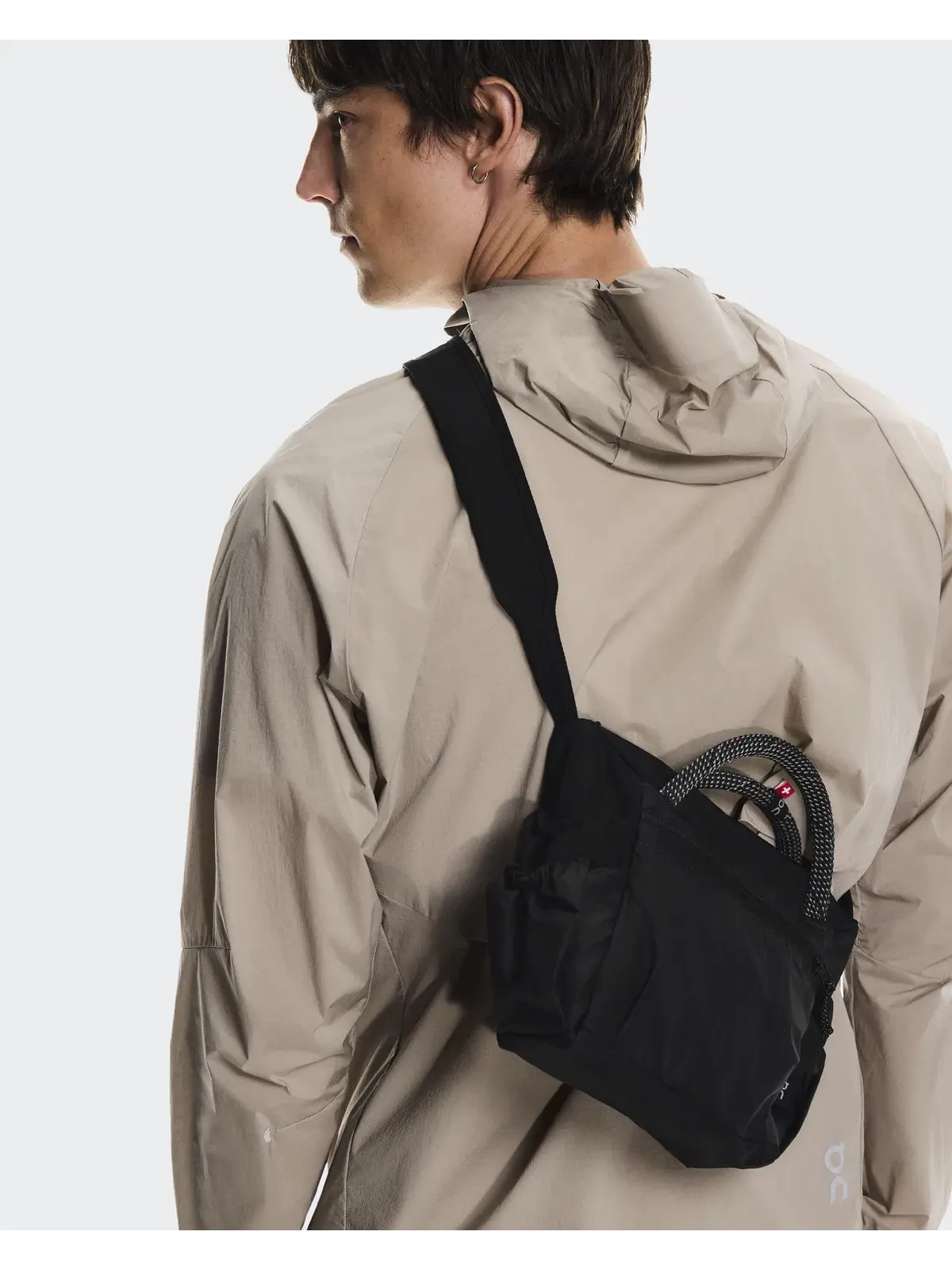Сумка-рюкзак мини с ручкой Swiss Seil Track Pack Mini Elite On — изображение 6 из 9, черный