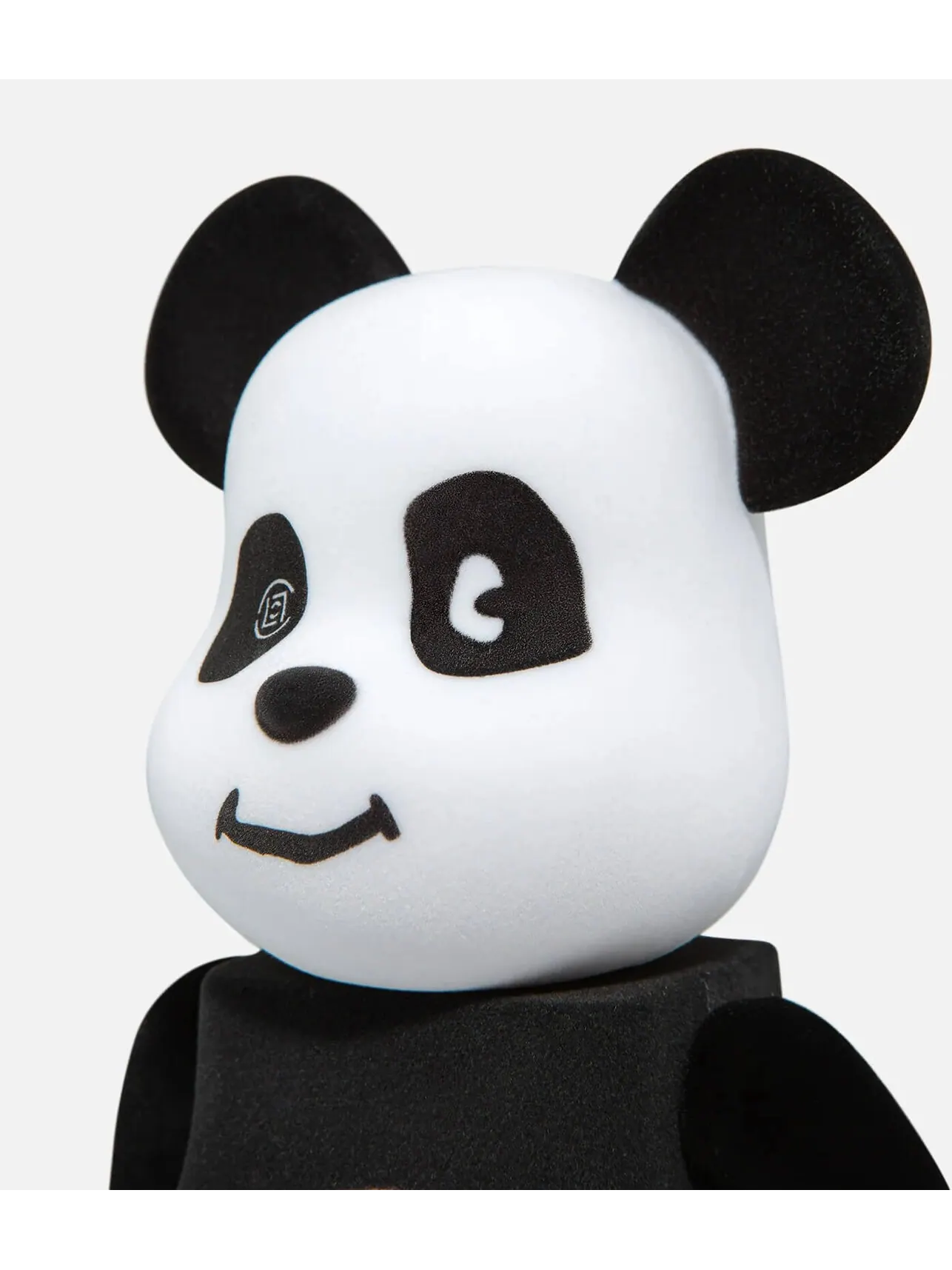 Набор фигурок Bearbrick x CLOT Panda 100% & 400%, 2 предмета — изображение 4 из 4, черный/белый
