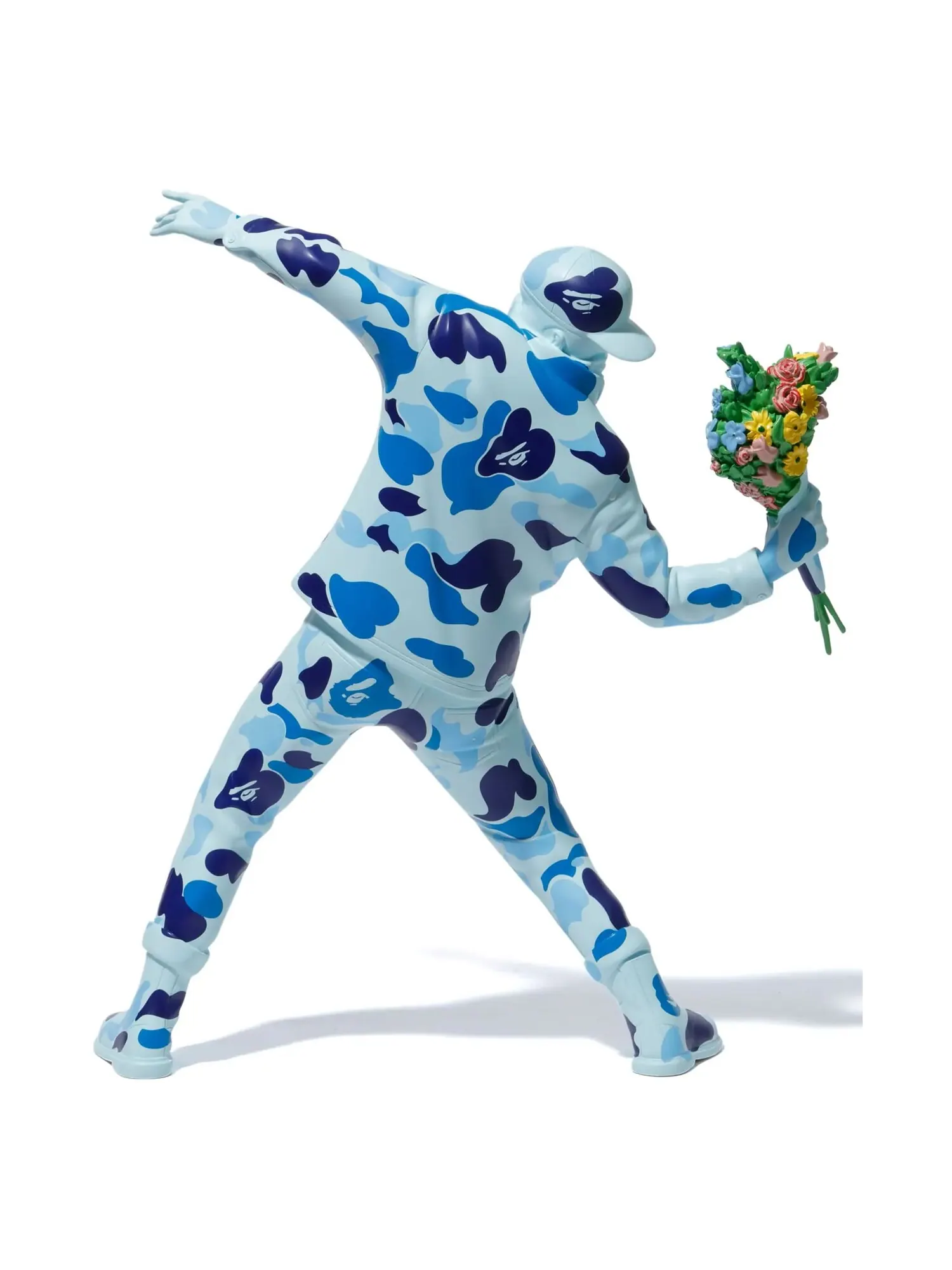 Фигурка Medicom Toy Banksy Brandalism X BAPE Flower Bomber — изображение 2 из 4, голубой