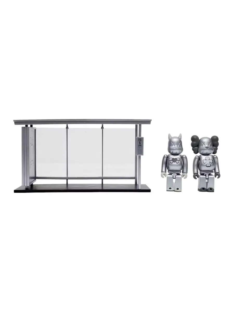 Виниловая фигурка Kaws X Medicom Bus Stop Series Volume 5 — изображение 1 из 2, серебристый