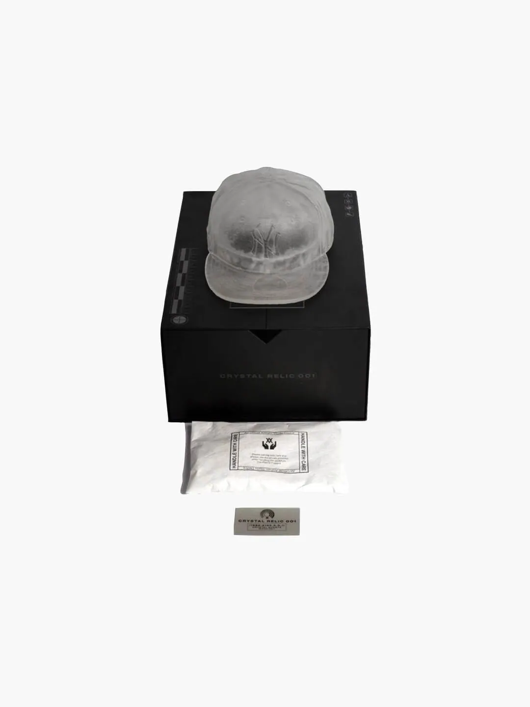 Скульптура Daniel Arsham Crystal Relic 001 Baseball Hat — изображение 3 из 3, прозрачный