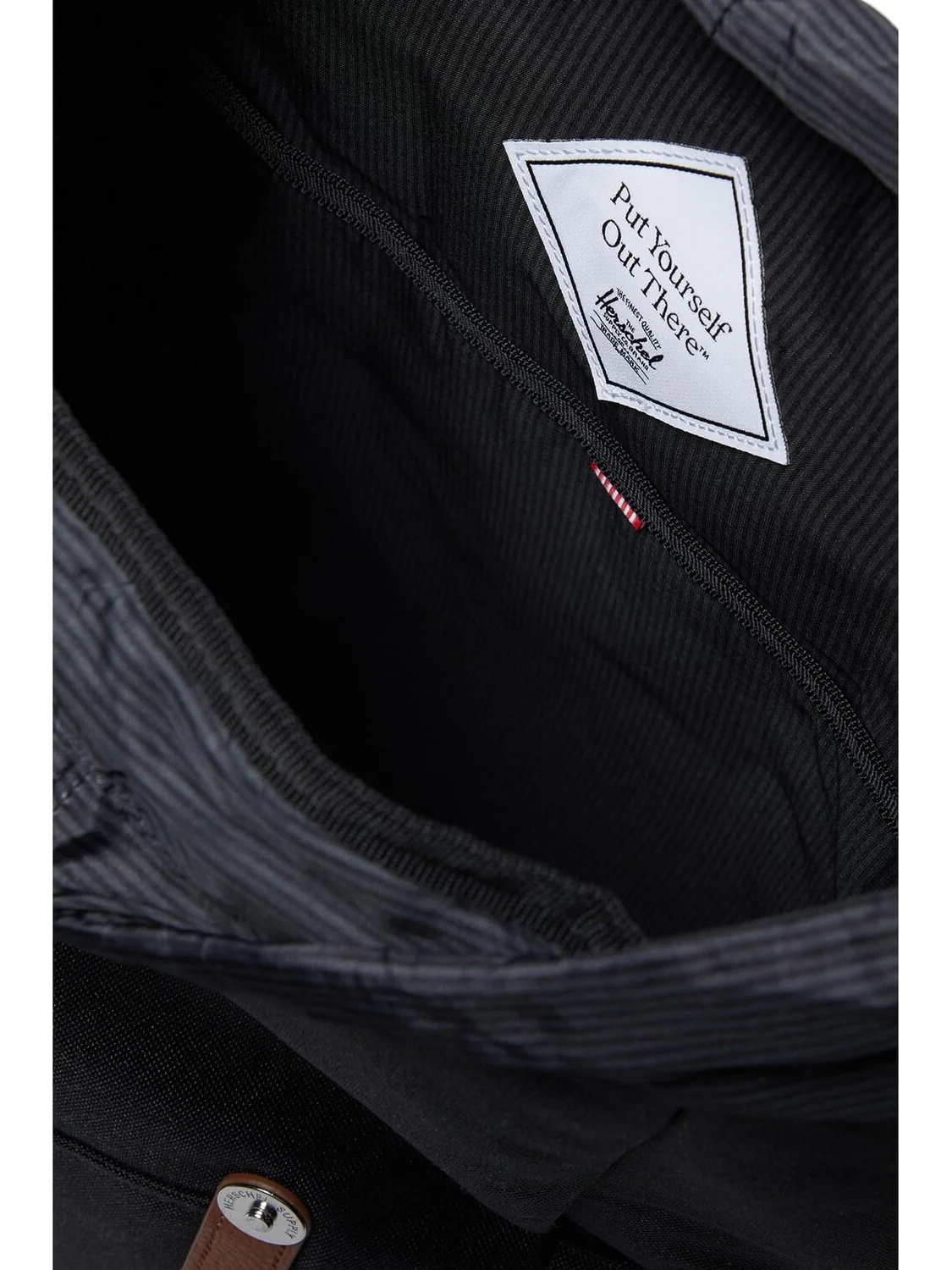 Рюкзак мужской Herschel Supply Co. Retreat — изображение 4 из 4, черный