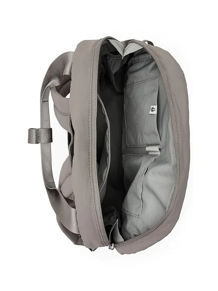 Рюкзак легкий Swift Baggallini — изображение 5 из 5, серебристый песочный
