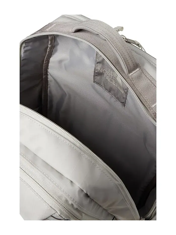 Рюкзак женский The North Face Base Camp Voyager искусственная кожа — изображение 3 из 5, серый