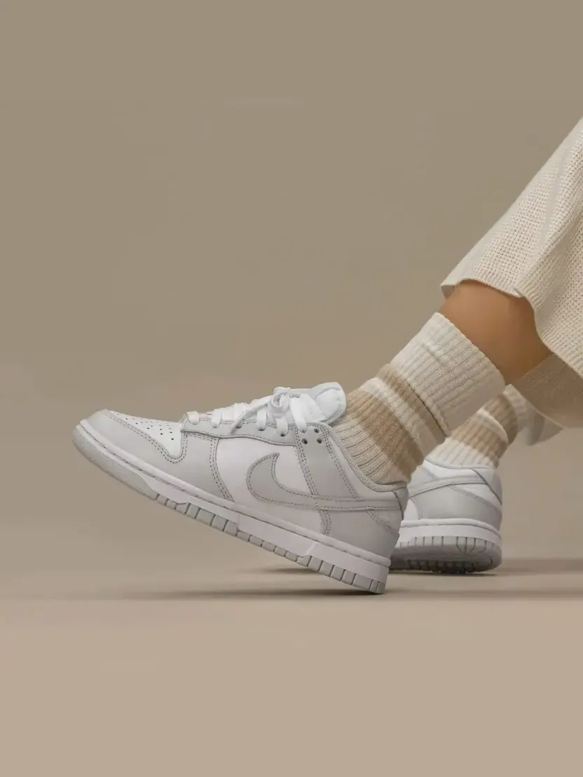 Кроссовки Nike Dunk Low Photon Dust (женские) — изображение 6 из 7