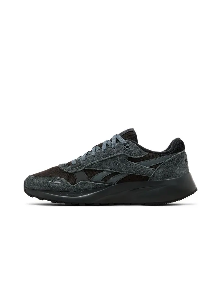 Кроссовки Classic Leather 2400 'Dark Matter Grey' — изображение 3 из 8, темный серый