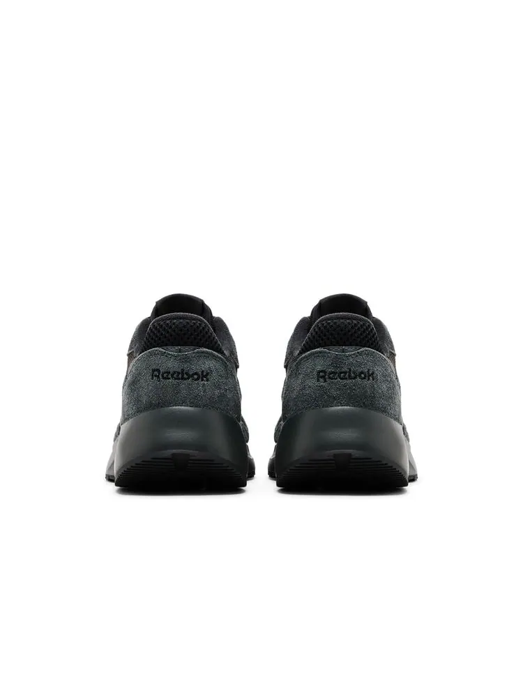 Кроссовки Classic Leather 2400 'Dark Matter Grey' — изображение 6 из 8, темный серый
