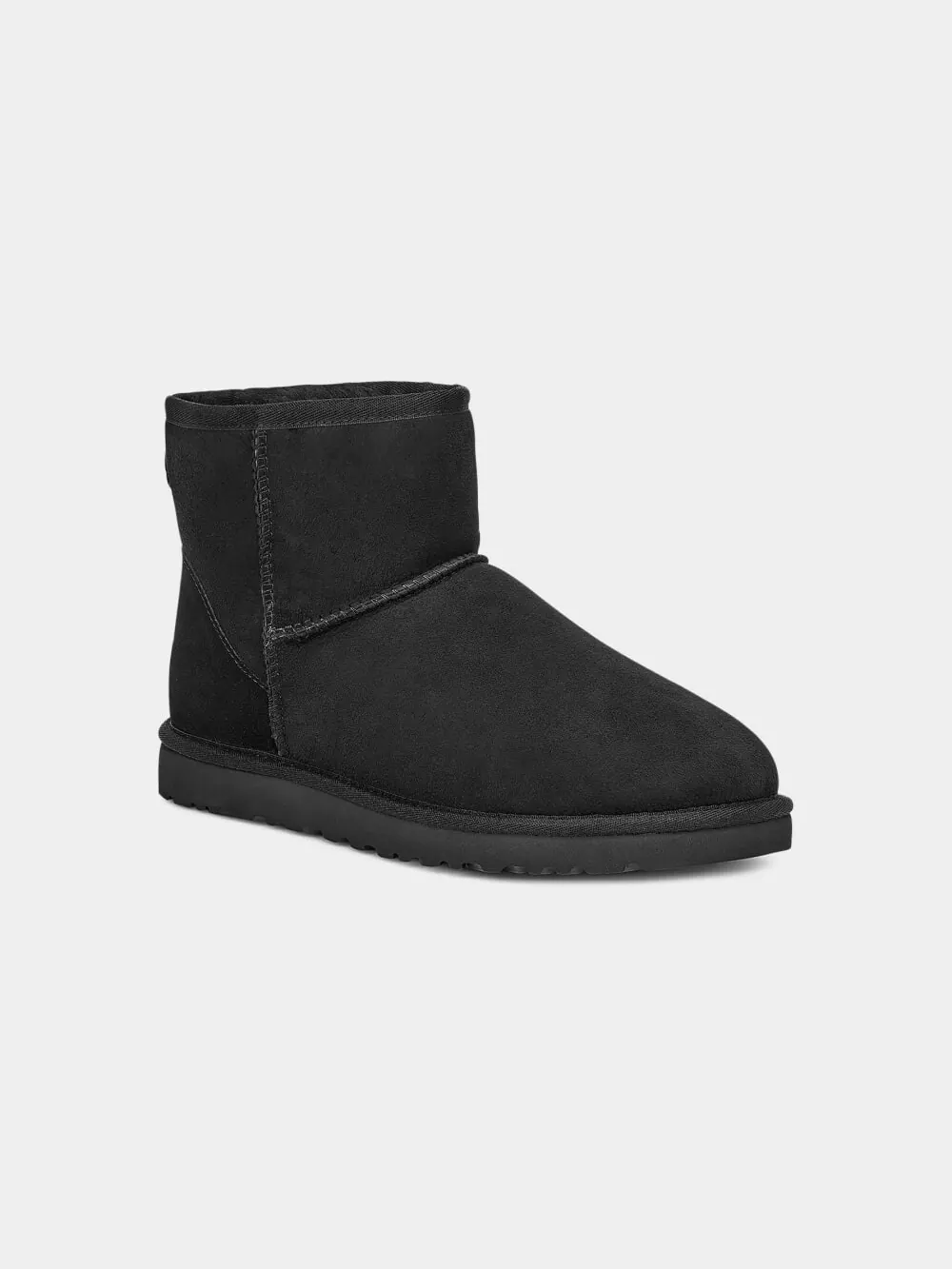 Мужские низкие зимние ботинки UGG из овчины — изображение 2 из 4, черный