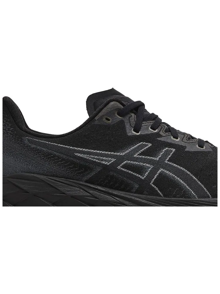 Кроссовки ASICS Novablast 4 'Black Graphite Grey' — изображение 2 из 4, черный графитовый серый