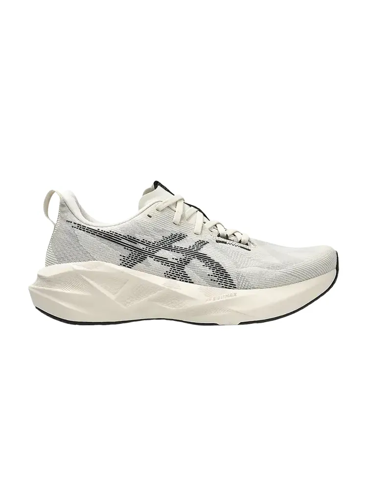 Кроссовки ASICS Novablast 5 — изображение 1 из 1, черный