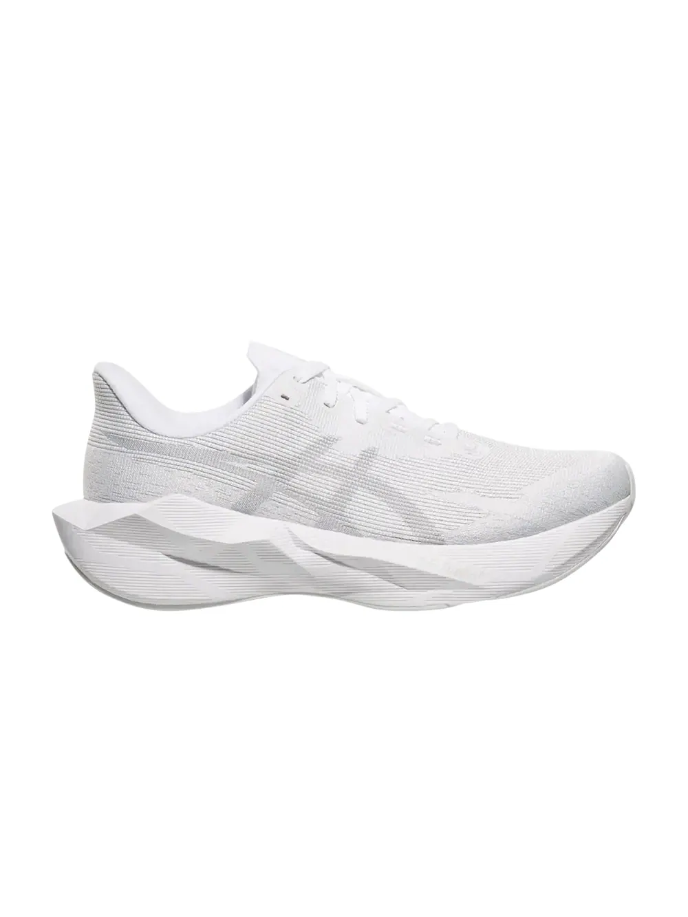 Кроссовки ASICS Novablast 6 — изображение 1 из 1, белый/белый