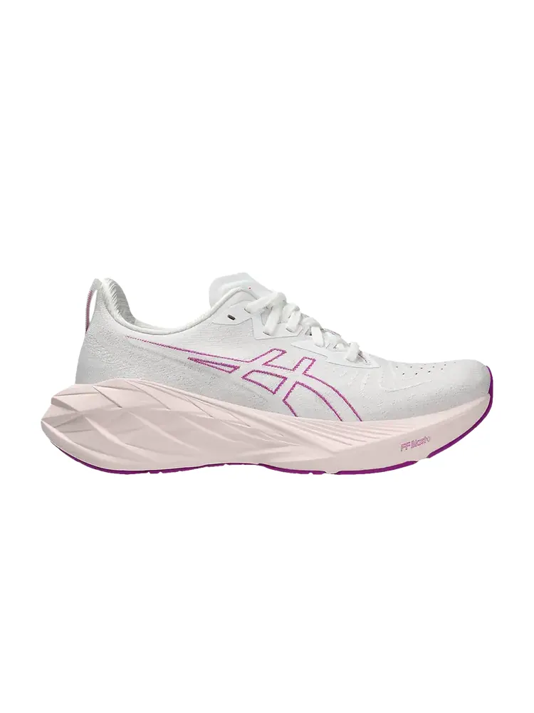 Кроссовки Wmns NovaBlast 4 — изображение 1 из 1, белый