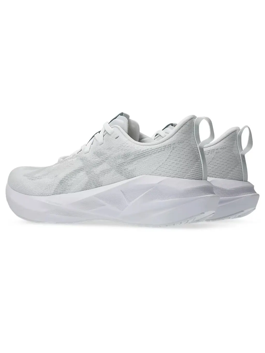 Беговые женские кроссовки Asics Novablast 5 — изображение 3 из 7, белый/серый