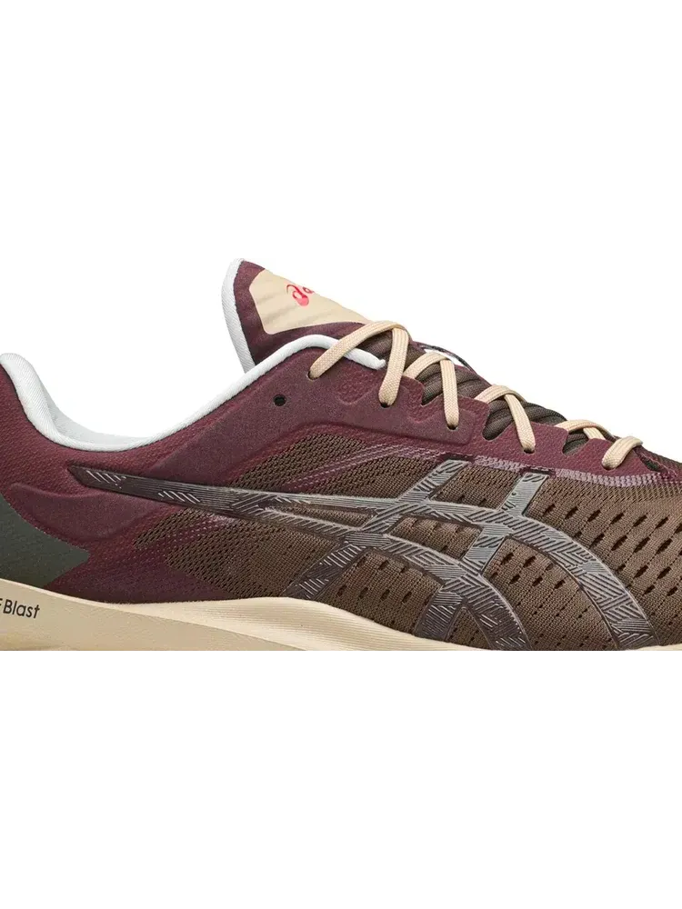 Кроссовки novablast 'brown burgundy' Asics — изображение 2 из 8, коричневый