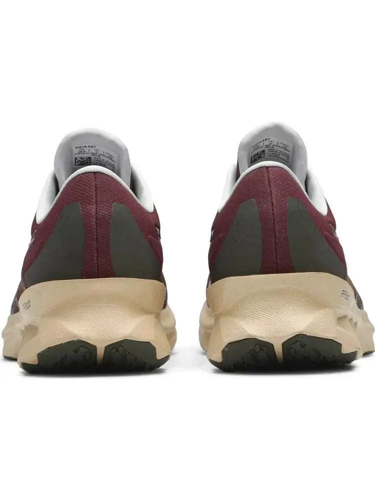 Кроссовки novablast 'brown burgundy' Asics — изображение 6 из 8, коричневый