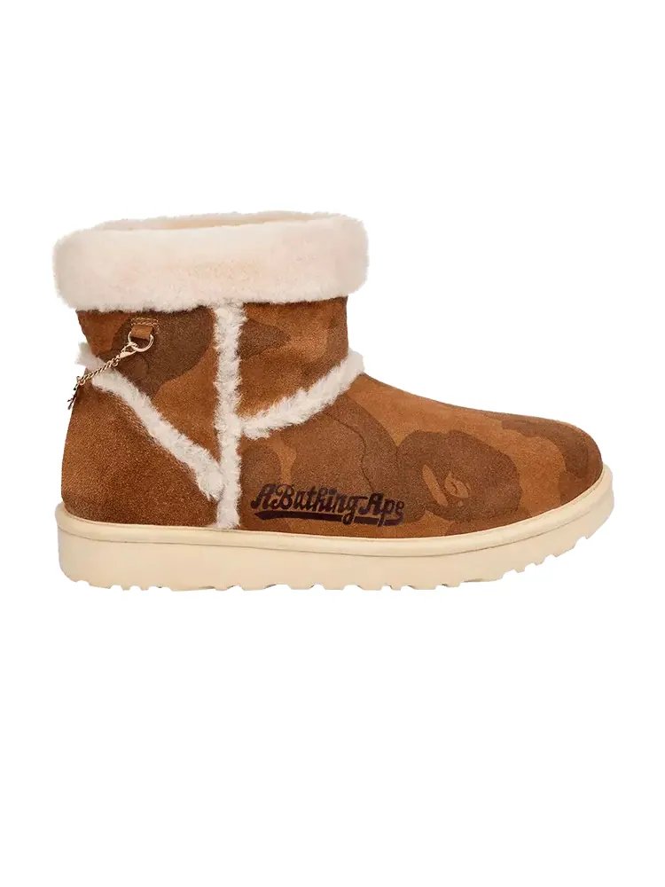 Мужские ботинки UGG BAPE x Classic Mini замшевые с цепочкой — изображение 1 из 1, орех