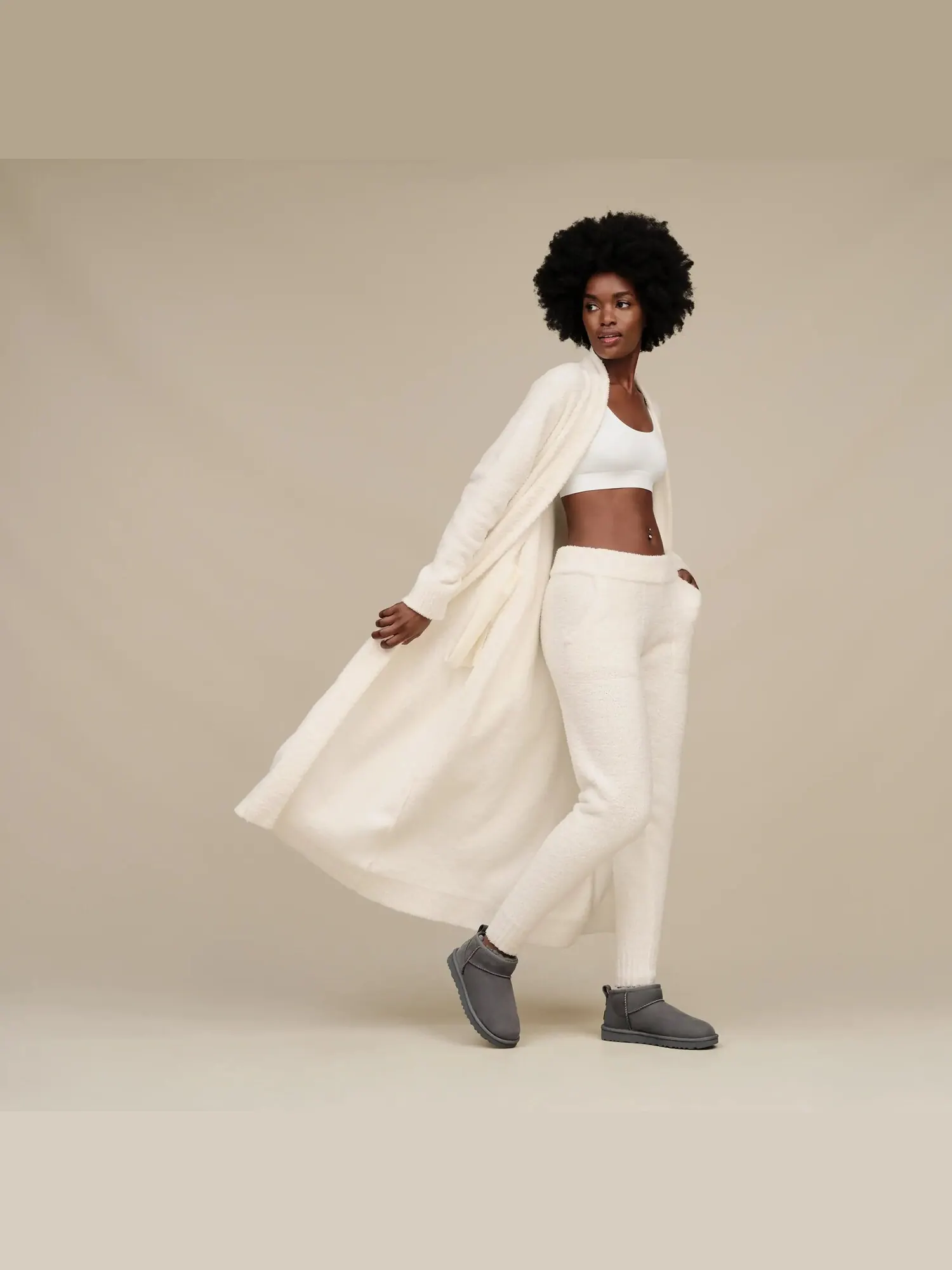 Женские угги UGG Classic Ultra Mini — изображение 4 из 7, серый