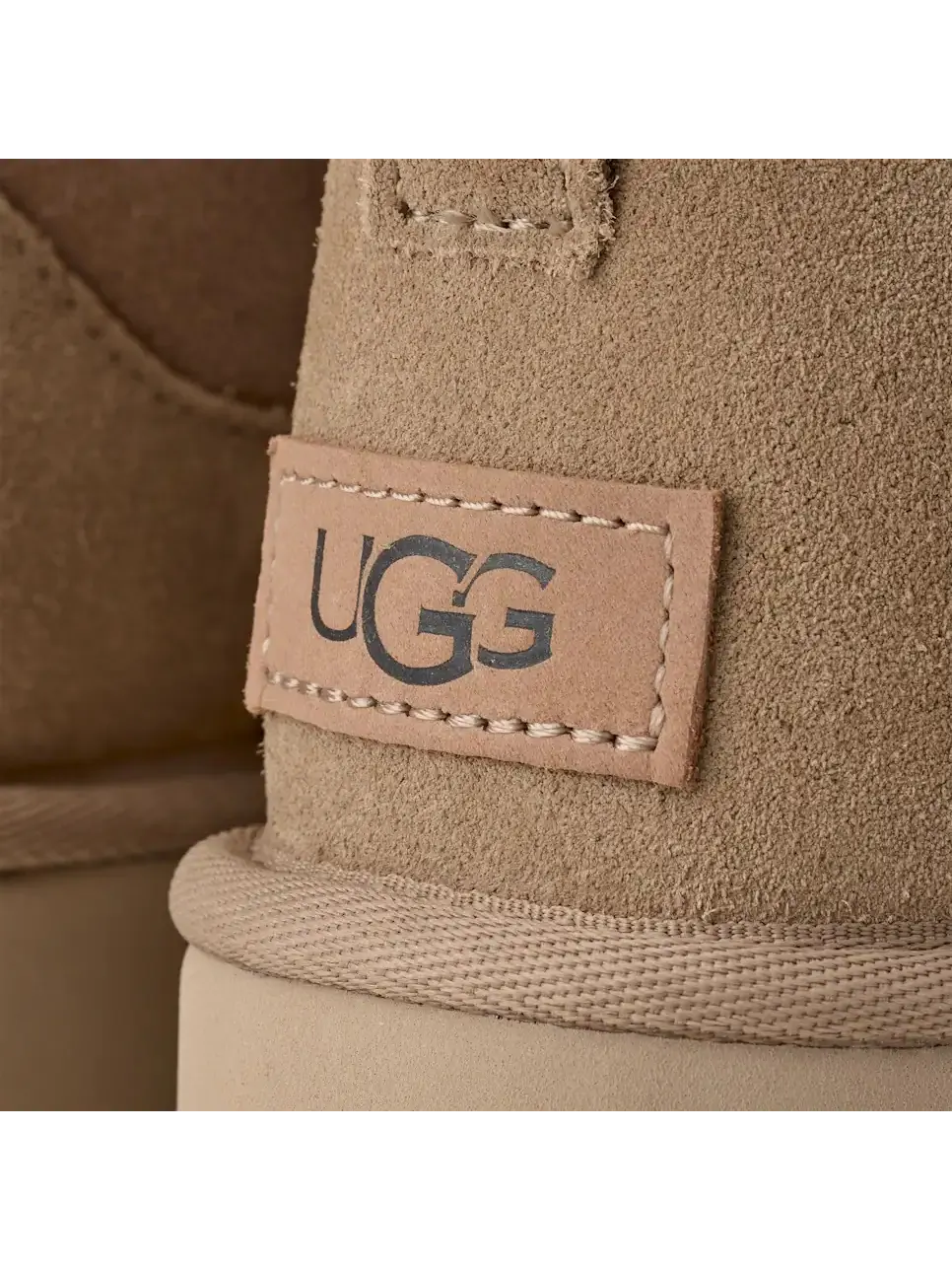 Женские короткие ботинки UGG Classic Ultra Mini — изображение 5 из 6, бежевый