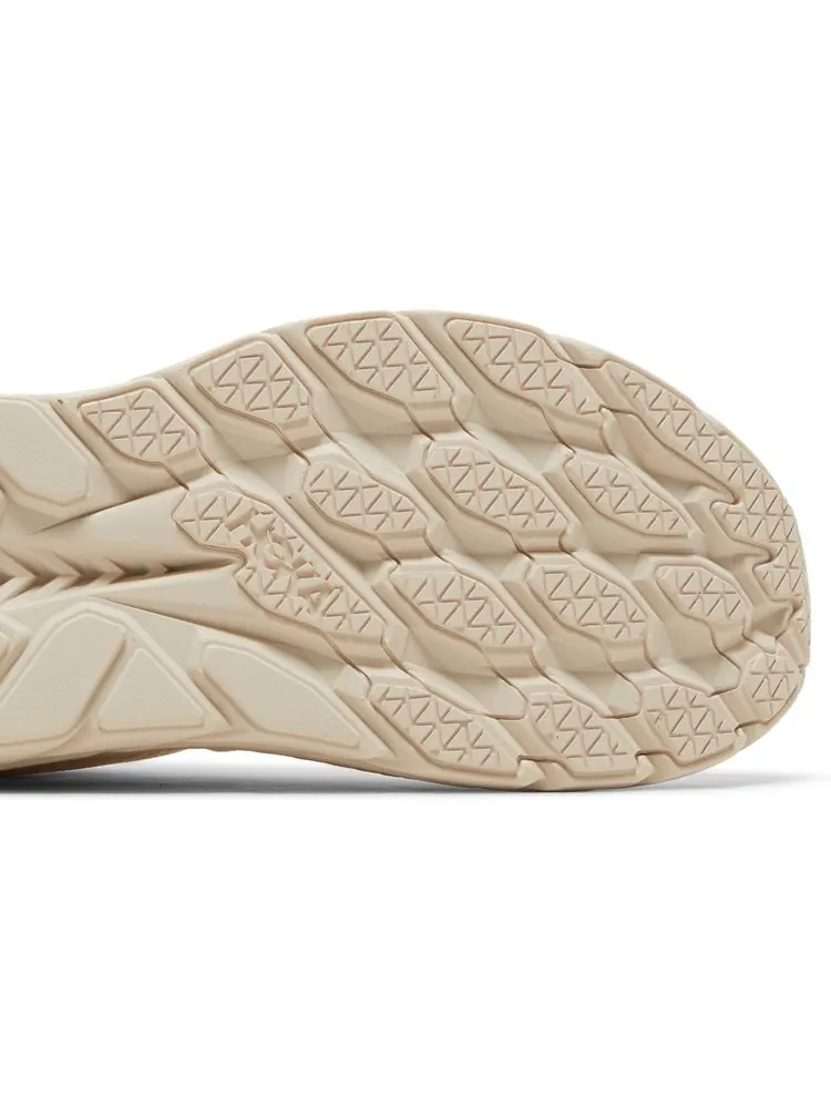 Кроссовки HOKA Clifton 8 'Eggnog Shifting Sand' — изображение 5 из 8, бежевый