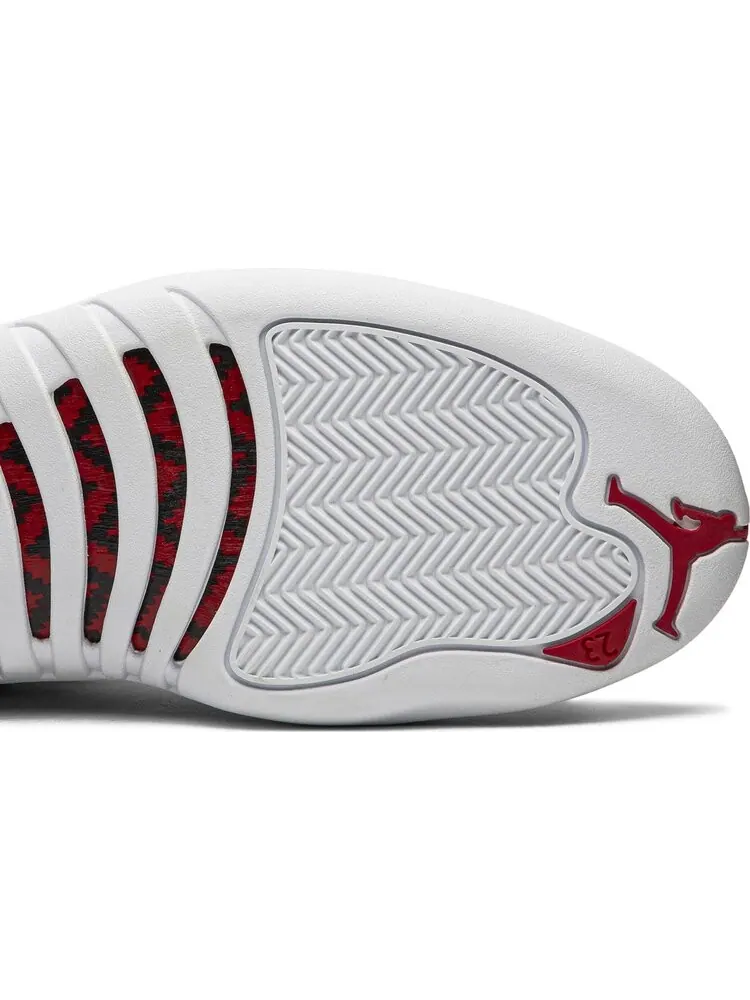 Кроссовки Air Jordan 12 Retro FIBA — изображение 5 из 8, белый