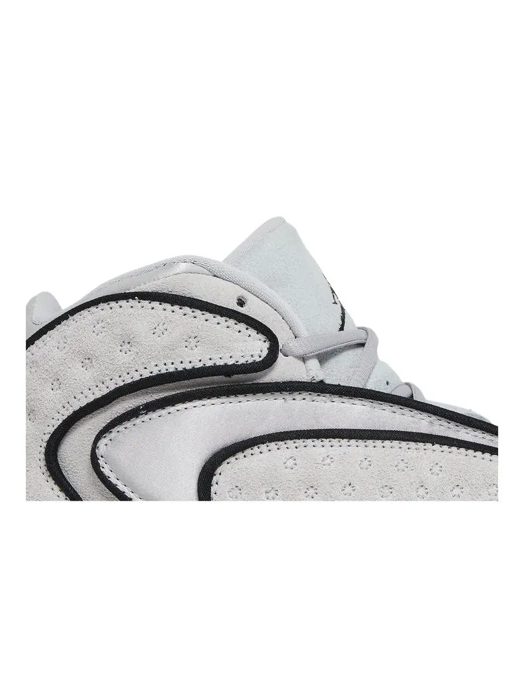Кроссовки Wmns Air Jordan OG 'Tech Grey' — изображение 2 из 8, серый