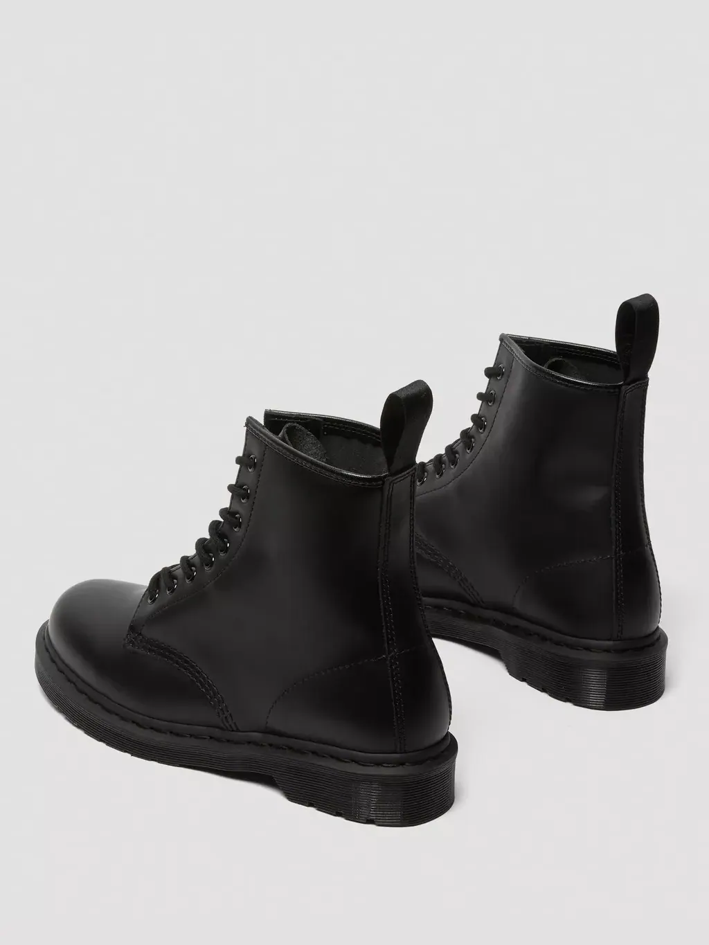 Ботинки мужские Dr. Martens 1460 Mono, гладкая кожа — изображение 8 из 11, черный