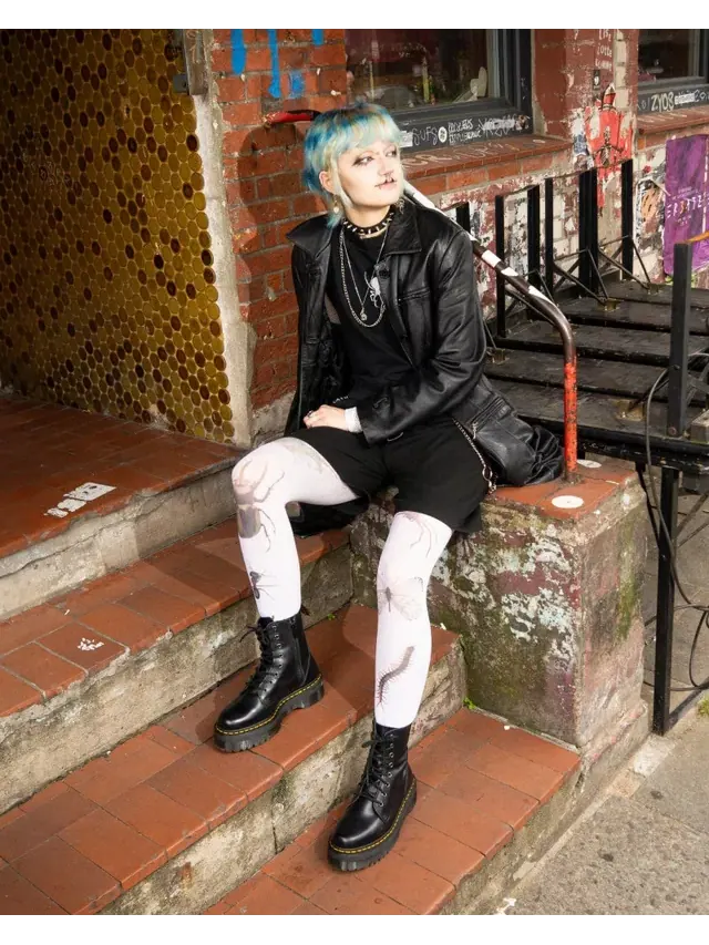 Ботинки Dr. Martens Jadon Boot из полированной кожи на платформе — изображение 4 из 11, черный