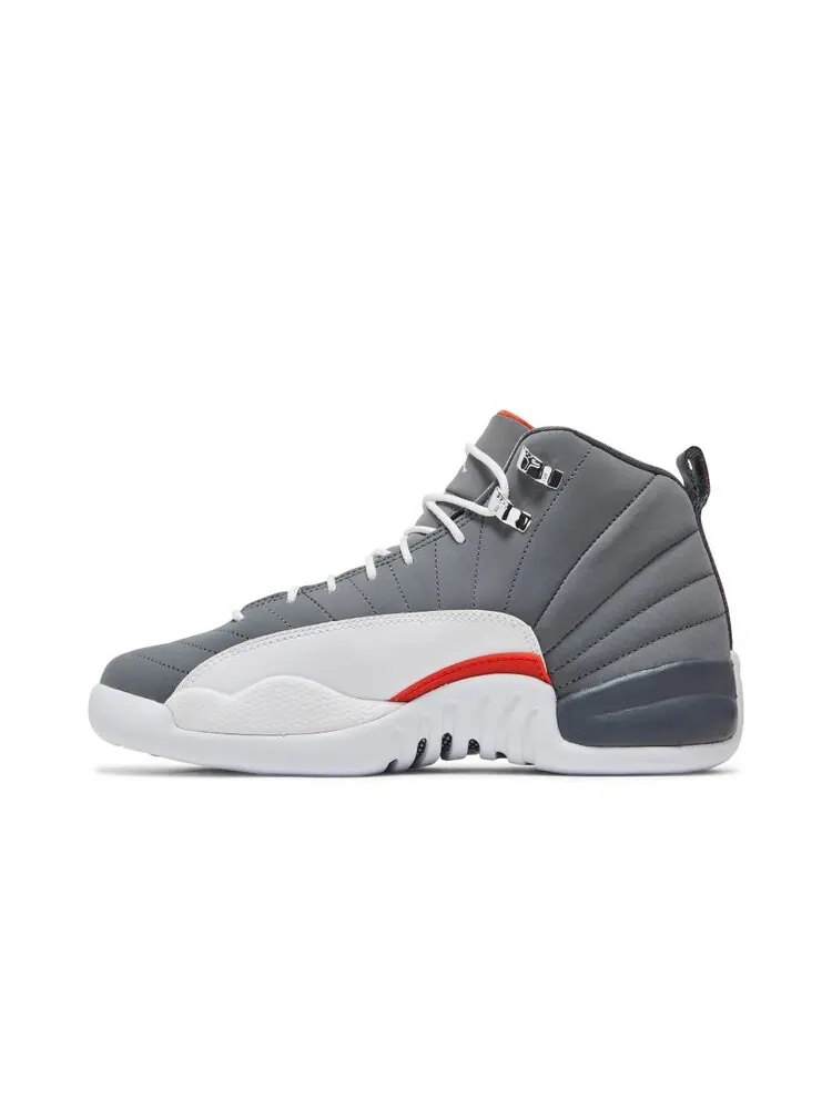 Кроссовки Air Jordan 12 Retro GS 'Cool Grey' — изображение 3 из 4, серый