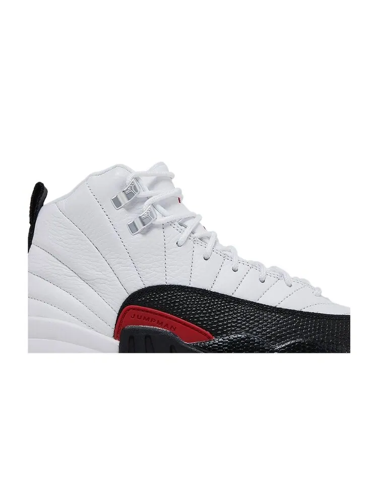 Кроссовки Air Jordan 12 Retro GS — изображение 2 из 4, белый