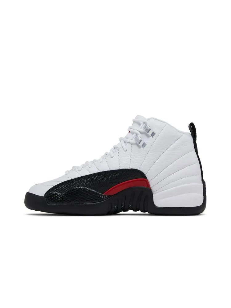 Кроссовки Air Jordan 12 Retro GS — изображение 3 из 4, белый