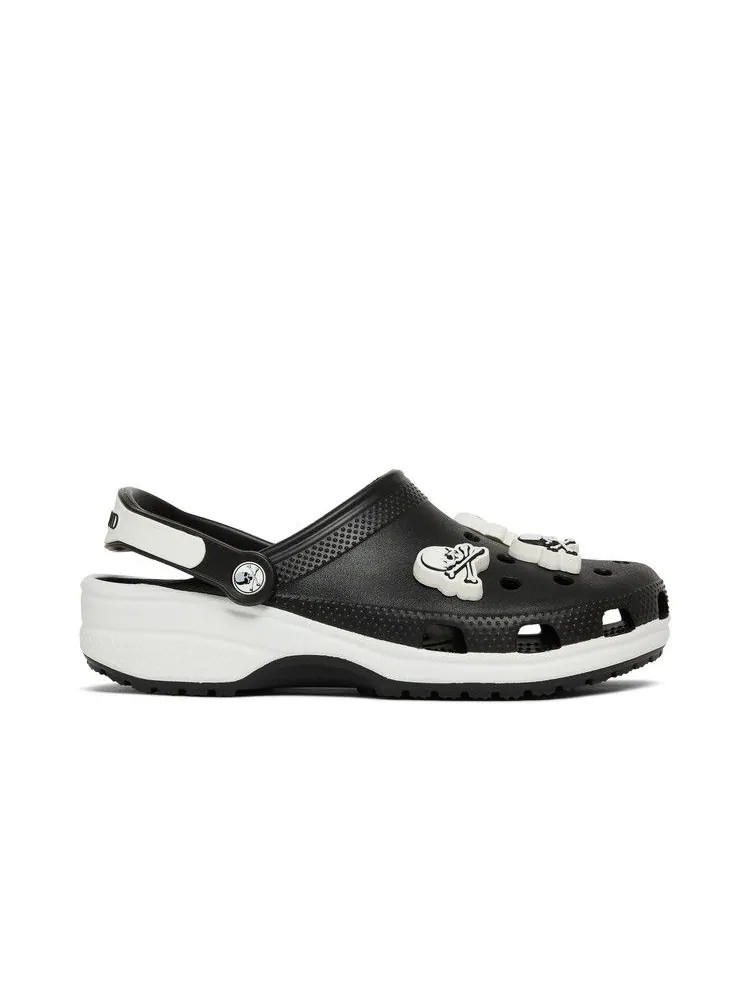 Кроссовки Crocs Mastermind Japan x Classic Clog 'Black White' — изображение 2 из 9, черный/белый