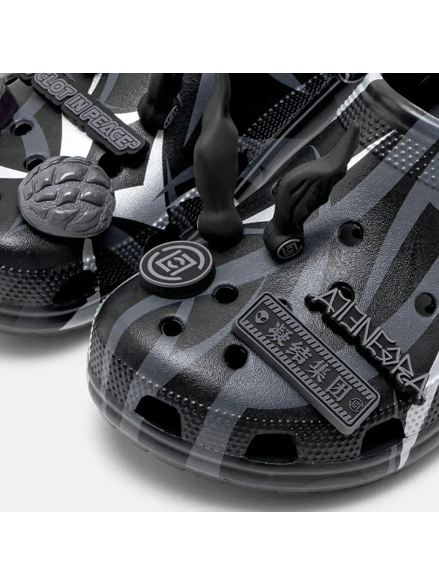 Сабо Crocs Classic x CLOT Unisex — изображение 9 из 12, черный